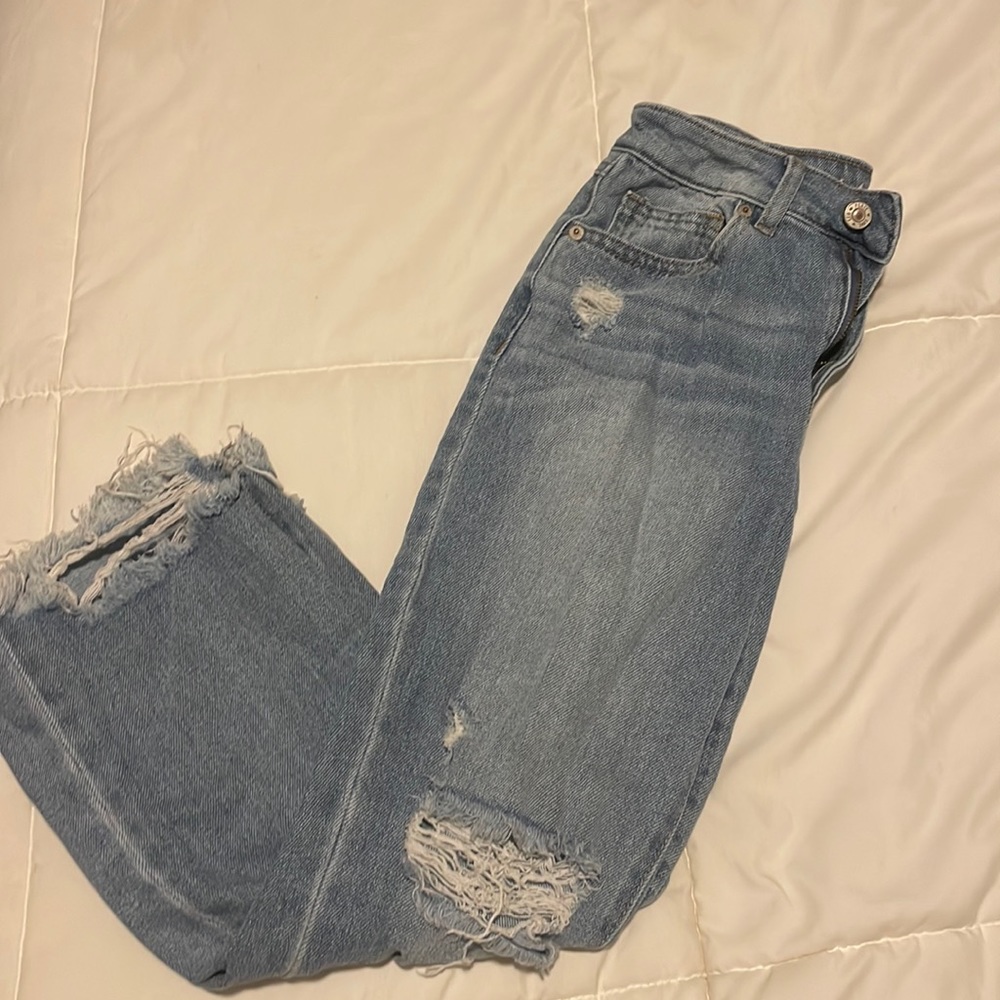 Comfortable stretchy ripped mom jeans